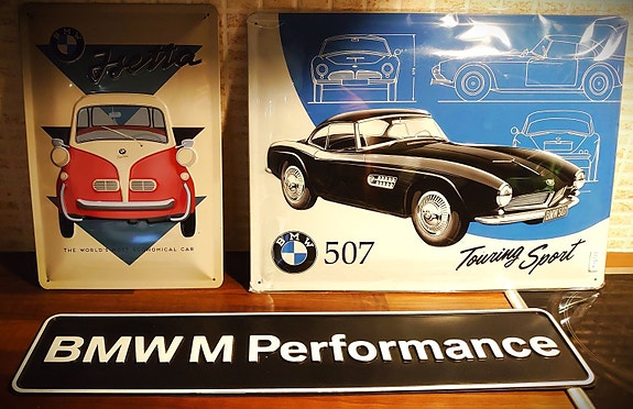 BMW taulut.