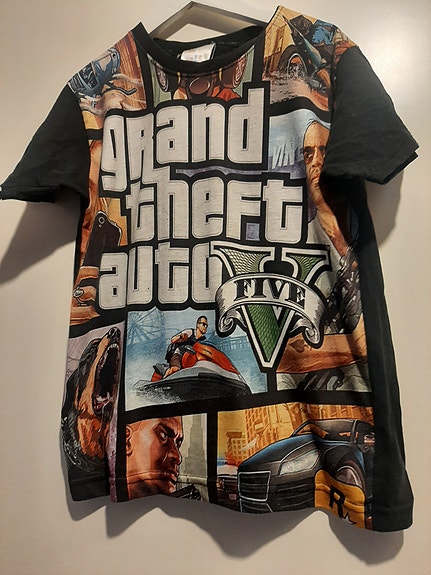 Grand Theft Auto V t-paita pojille koko 140