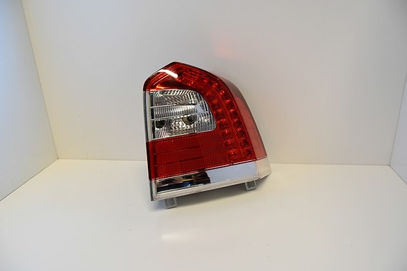 Volvo V70 08-  takavalo oikea