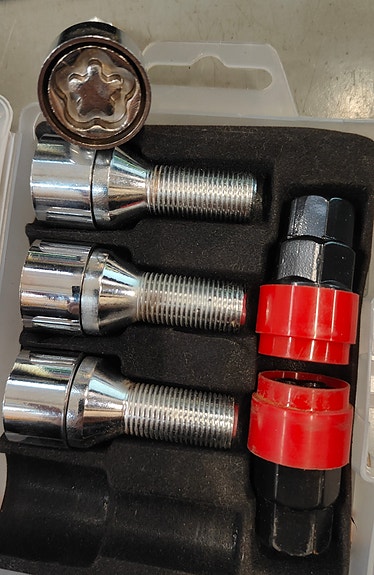 Product image 3 of 3