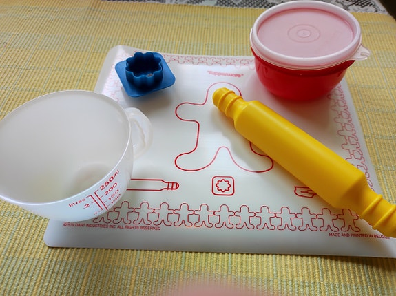 Tupperware lasten leivontasetti