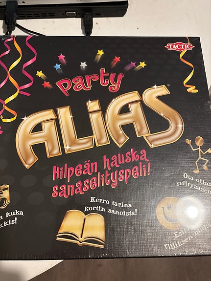 Party Alias -sanaselityspeli