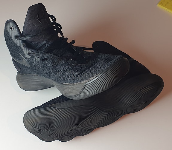 Nike Hyperdunk Triple Black (2017) / EUR 42.5