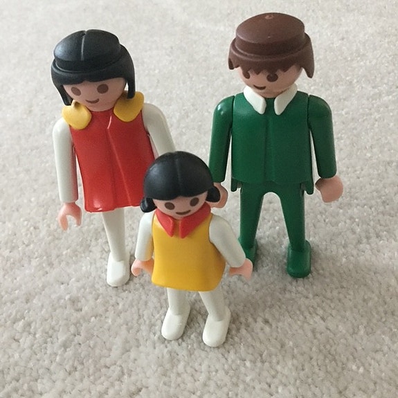 Playmobil perhe; äiti, isä ja lapsi