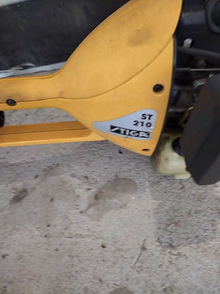 Stiga ST210 trimmeri