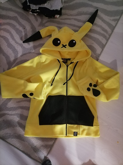 💛🖤💛Cupcake cult Pokemon pikachu fleecetakki L💛🖤💛