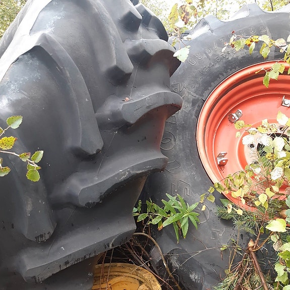2kpl Firestone 650/75R32 traktorin renkaat