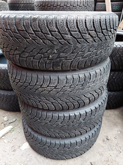 205/55R16 Nokian kitkarenkaat 4kpl