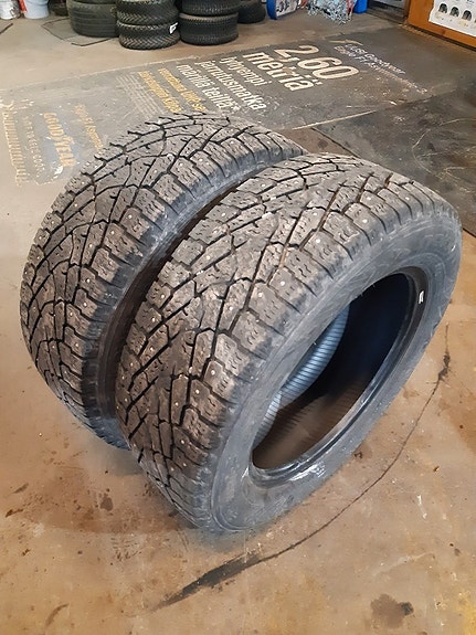 215/60R16C 108/106R Nokian HKPL C3 nastat 2kpl