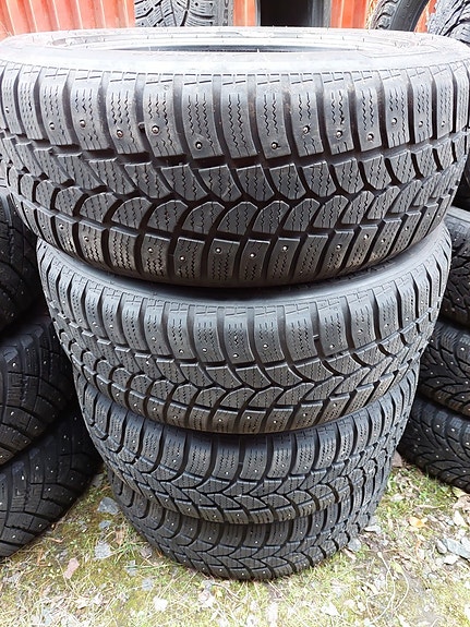 225/55R17 Kormoran nastarenkaat 4kpl