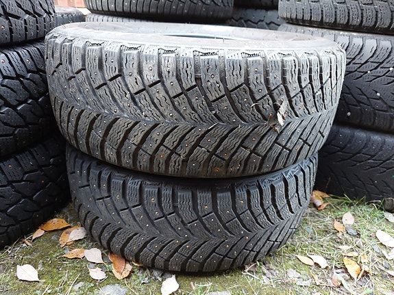 215/55R16 Michelin nastarenkaat 2kpl