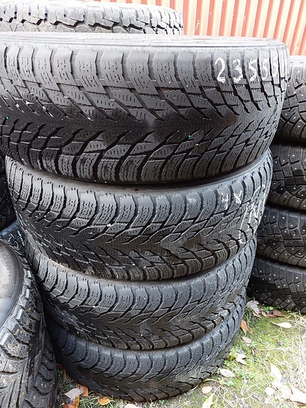 235/55R19 Nokian kitkarenkaat 4kpl