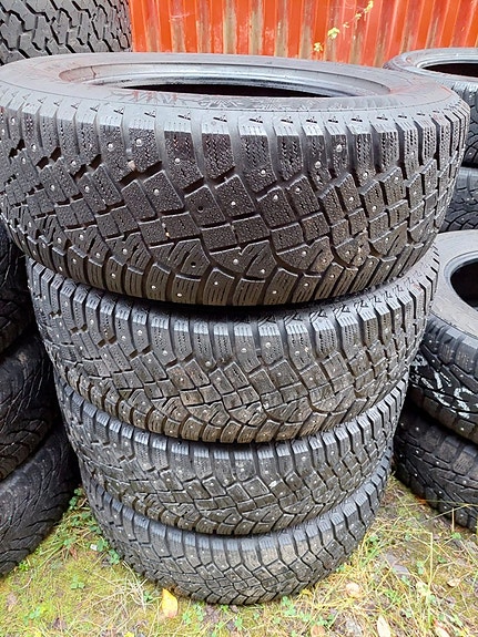 225/65R17 Continental nastarenkaat 4kpl