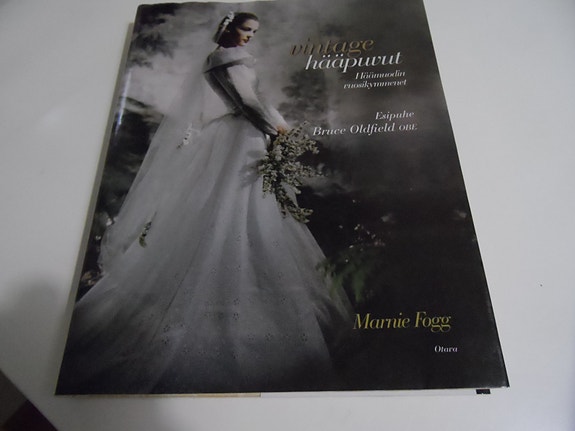 VINTAGE HÄÄPUVUT MARNIE FOGG HÄÄMUODIN VUOSIKYMMENET