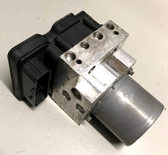 BMW ABS yksikkö DSC/DXC9 L6 ACC 34516868339-01