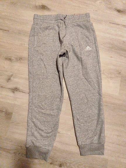 Uudet Adidas college housut koko S