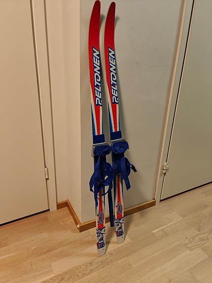 Lasten Peltonen-ensisukset, n. 110cm