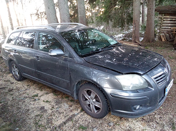 Avensis 2008 d4d osina