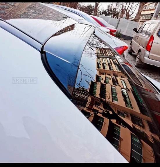 W205 Takalasin spoileri