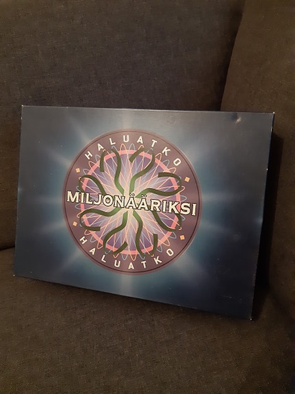 HALUATKO MILJONÄÄRIKSI (2000 vuoden peli)
