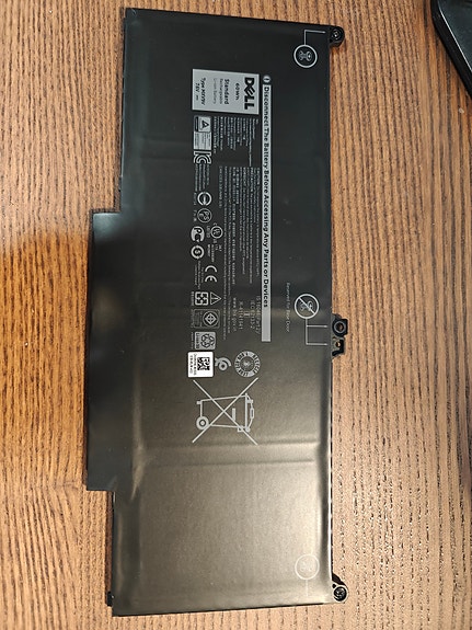 *Aito* DELL Latitude/Inspiron akku (MXV9V) hyvässä kunnossa
