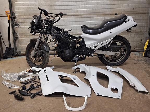 Suzuki GSX 750F Purkuosia