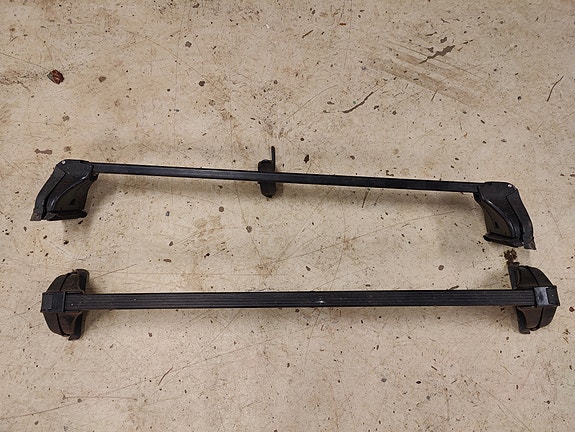 Mitsubishi Carisma taakkatelineet