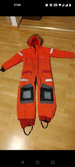 Didriksons haalari kokoa 130