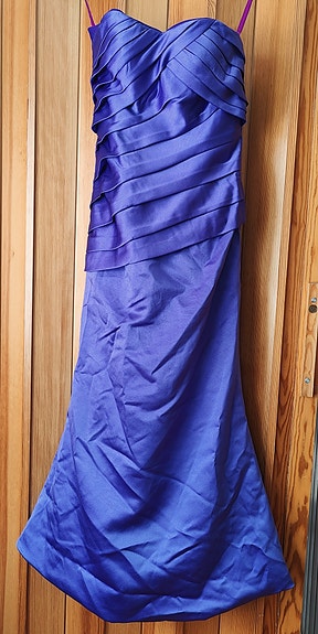 Violetti mekko
