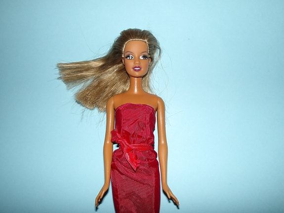 Teresa Barbie + punainen mekko