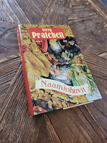Terry Pratchett - Naamiohuvit