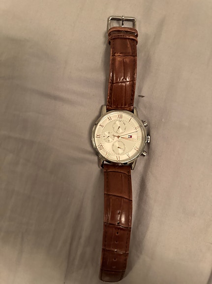 Tommy Hilfiger kello uudenveroinen