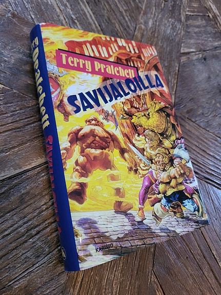 Terry Pratchett - Savijaloilla