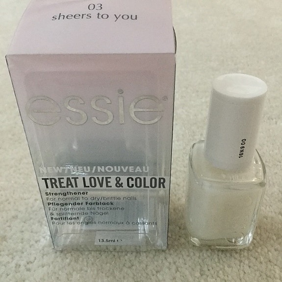 Essie kynsilakka Treat love & color