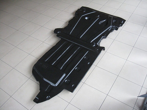 Uusi pohjapanssari BMW 3 E90/E91 ( 2005 - 2013) ( 4WD ) ( 2 parts )