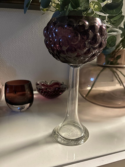 Huippukuntoinen Kumelan Rypäle maljakko (lila)