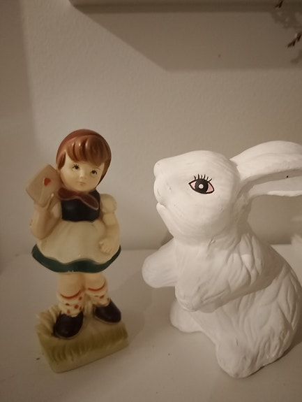 Figuurit tyttö ja/tai  pupu n.13cm