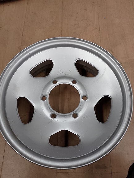 6x139.7 mitsubishi pajeron vanteet (käy myös hiaceen)