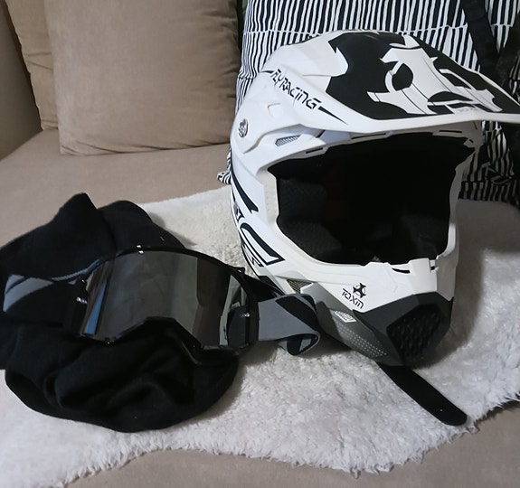 Product image 1 of 6