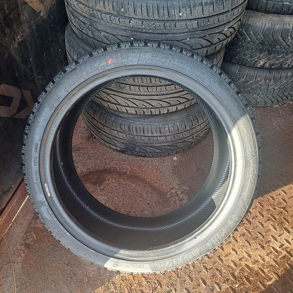 Nakang 225/40r18 kitkat uudet