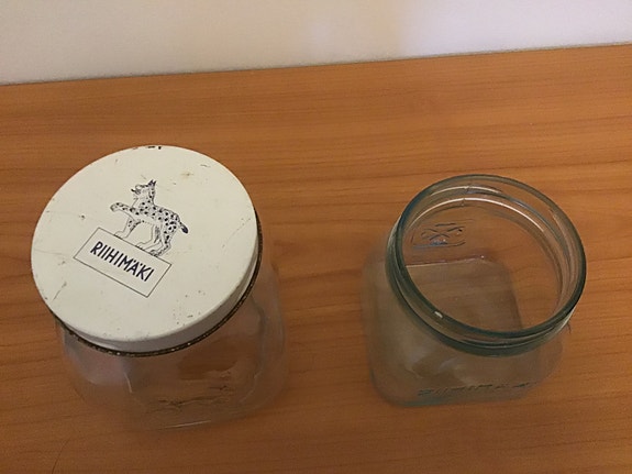 Riihimäen ja Karhulan keittiö-/lasitölkit