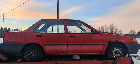 Nissan sunny n13 1.6 Osia