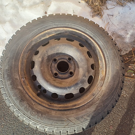 Opel corsa 175/65r14 nastarenkaat vanteilla