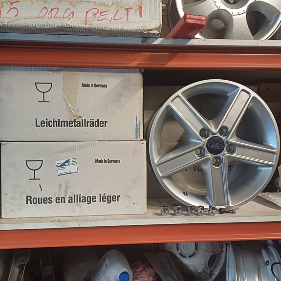 Ford uudet alumiinivanteet 16"