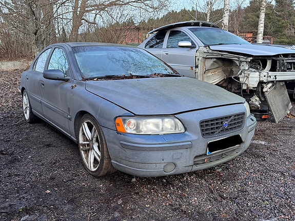 Myynnissä osina Volvo S60 2.4 bifuel