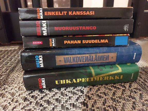 Reijo Mäki kirjoja