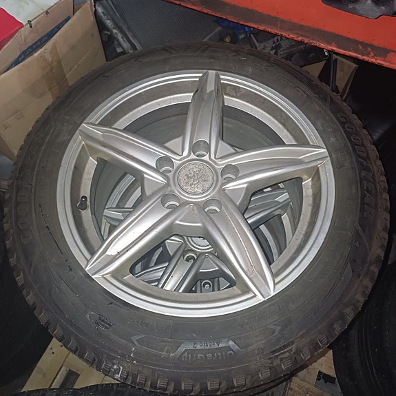 Toyota alumiinivanteet 5x114,3 hyvillä nastarenkailla