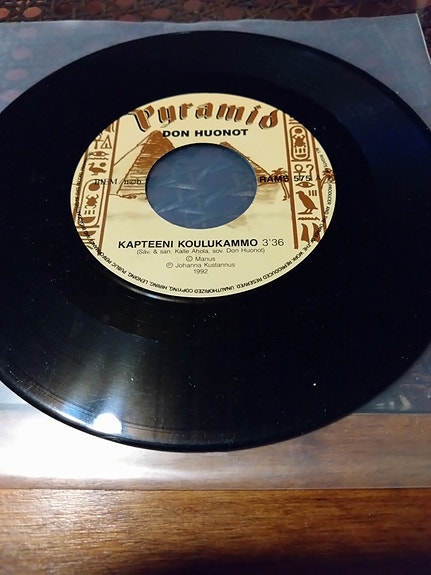 Don Huonot 7" Kapteeni koulukammo