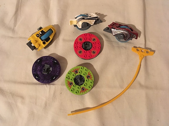 Lego Ninjago hyrriä