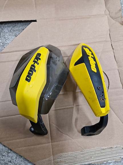 Skidoo käsisuoja
